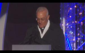 Father William Dorwart giving the invocation at the National Christmas Tree Ceremony