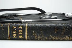 holy_bible_and_stethscope