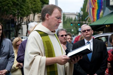 Portland Holy Cross Priest Wins National Catholic Writing Award