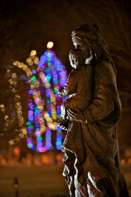Stonehill tree lighting
