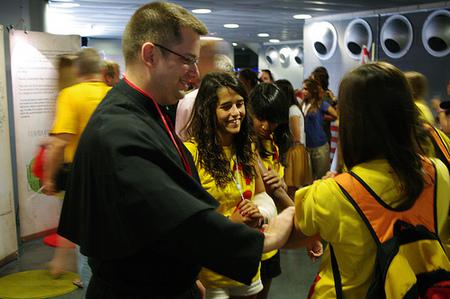 Vocations Director Fr. Jim Gallagher at the Vocations Cafe (WYD 2011, Madrid)