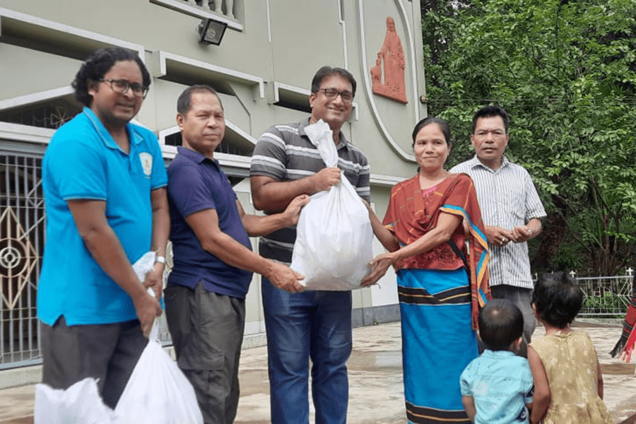 Bangladeshis Receive Emergency Support for Flood Relief