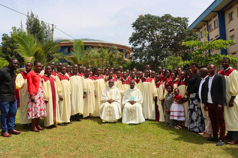 Holy Cross Lake View Celebrates Students with a Mass of Thanksgiving on Divine Mercy Sunday